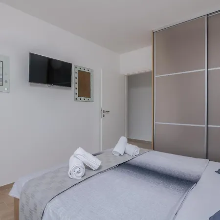 Villa Andrea With Heated Pool