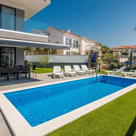 Andrea With Heated Pool Villa Malinska