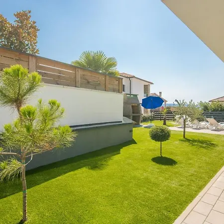Villa Andrea With Heated Pool